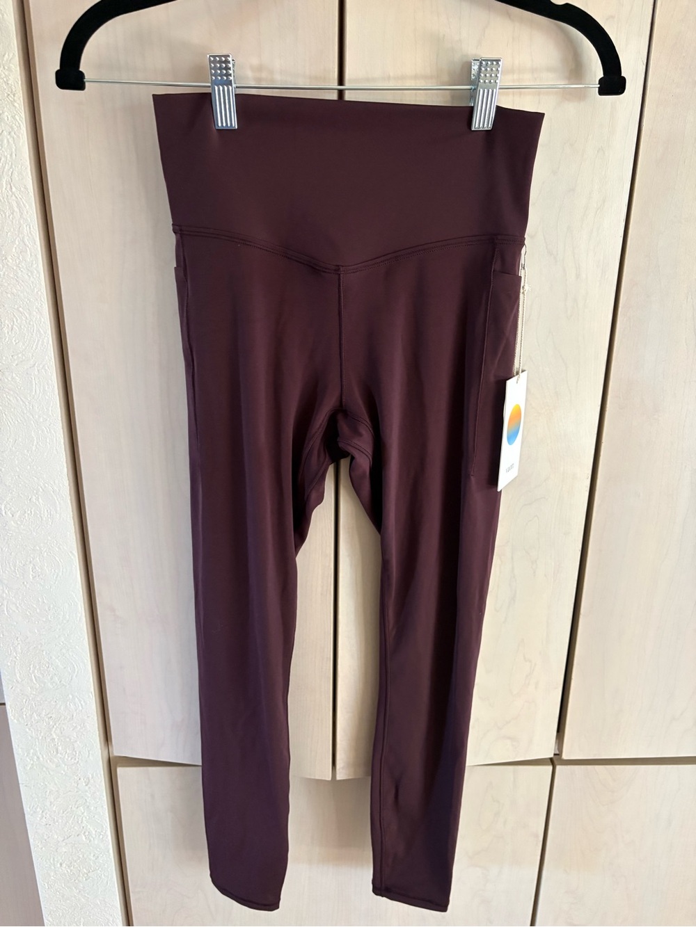 Vuori High-Waist Leggings in Deep Burgundy